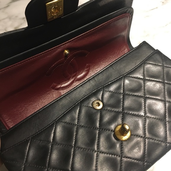 CHANEL vintage classic double flap size small. - Picture 3 of 8